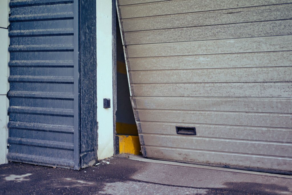 Broken Garage Door Edison